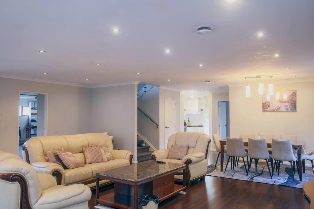 Hillsborough Spacious 3br With Ensuite -12mins Frm Airport Holiday home Auckland