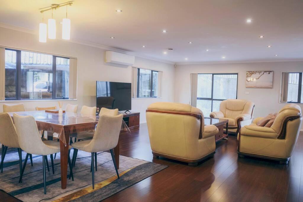 Hillsborough Spacious 3br With Ensuite -12mins Frm Airport Auckland