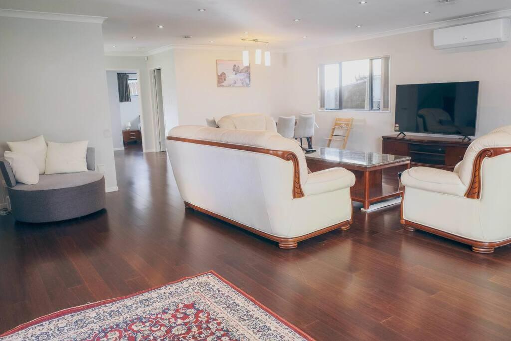 Hillsborough Spacious 3br With Ensuite -12mins Frm Airport *