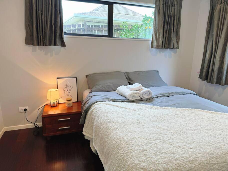 Holiday home Hillsborough Spacious 3br With Ensuite -12mins Frm Airport