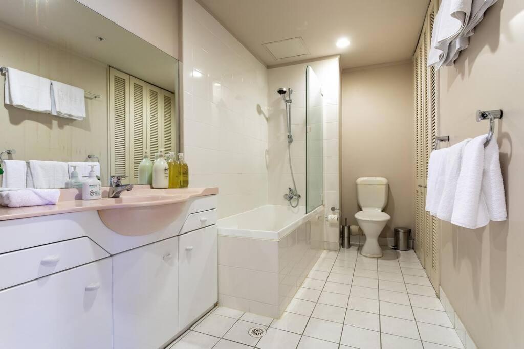 Spacious 1-bedroom Unit In Cbd With Free Parking Auckland
