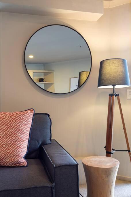Spacious 1-bedroom Unit In Cbd With Free Parking Apartment