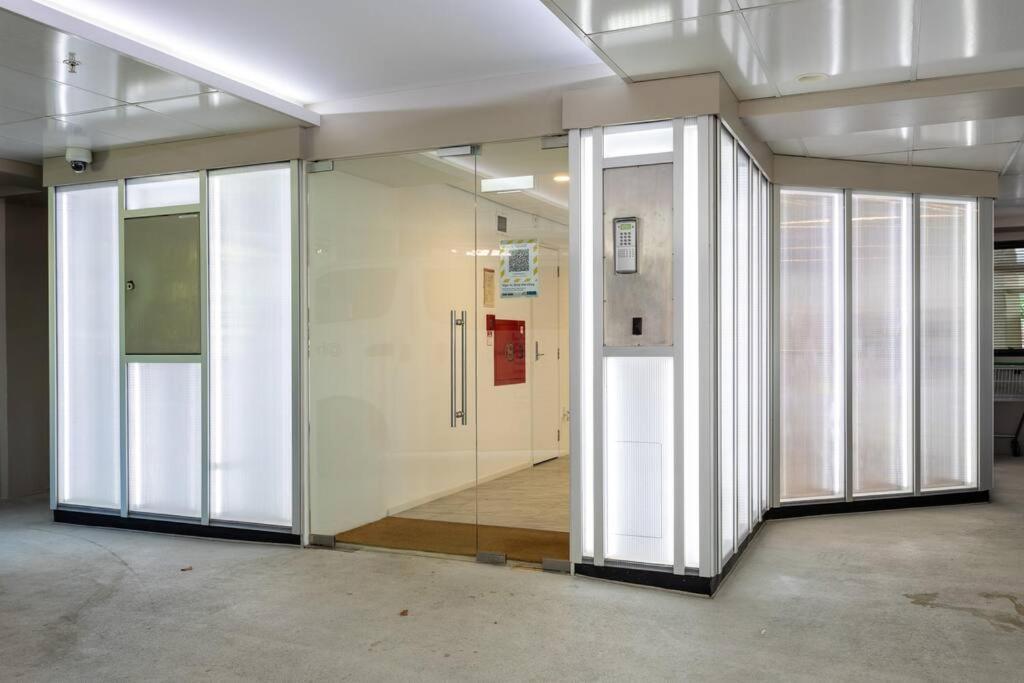 Spacious 1-bedroom Unit In Cbd With Free Parking Auckland