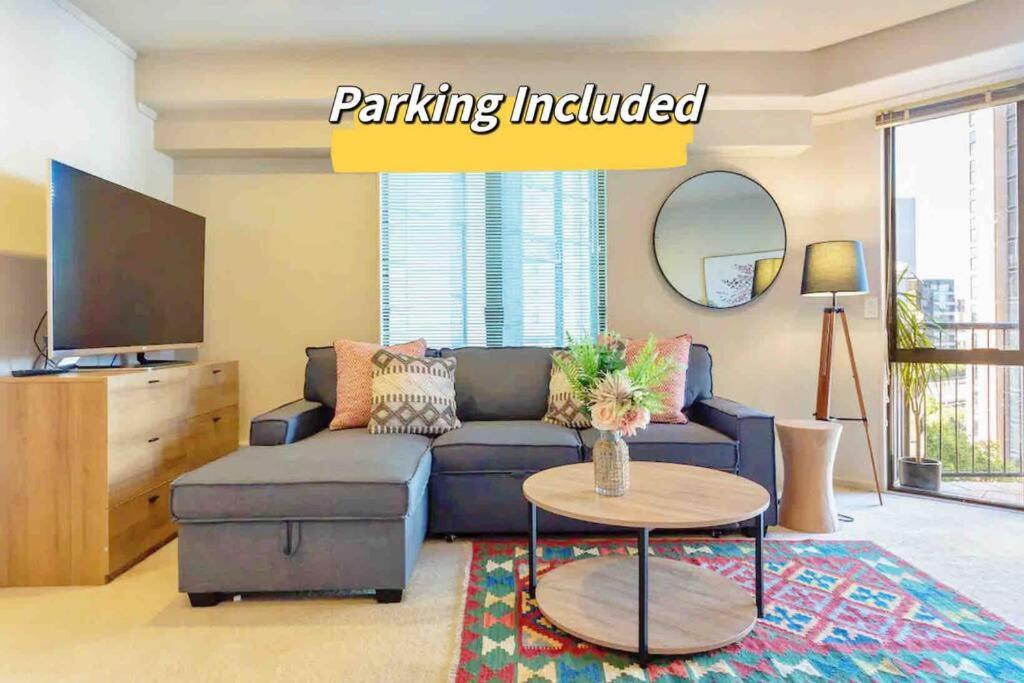 Spacious 1-bedroom Unit In Cbd With Free Parking *