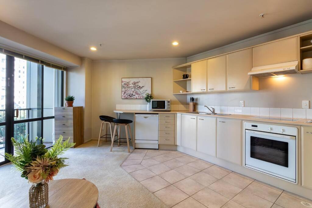 Spacious 1-bedroom Unit In Cbd With Free Parking Auckland