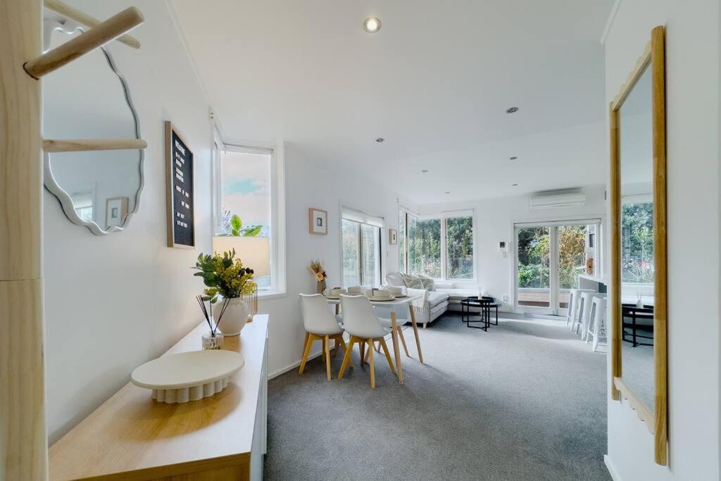 Villa Prime Location With Stunning Harbour Bridge View *