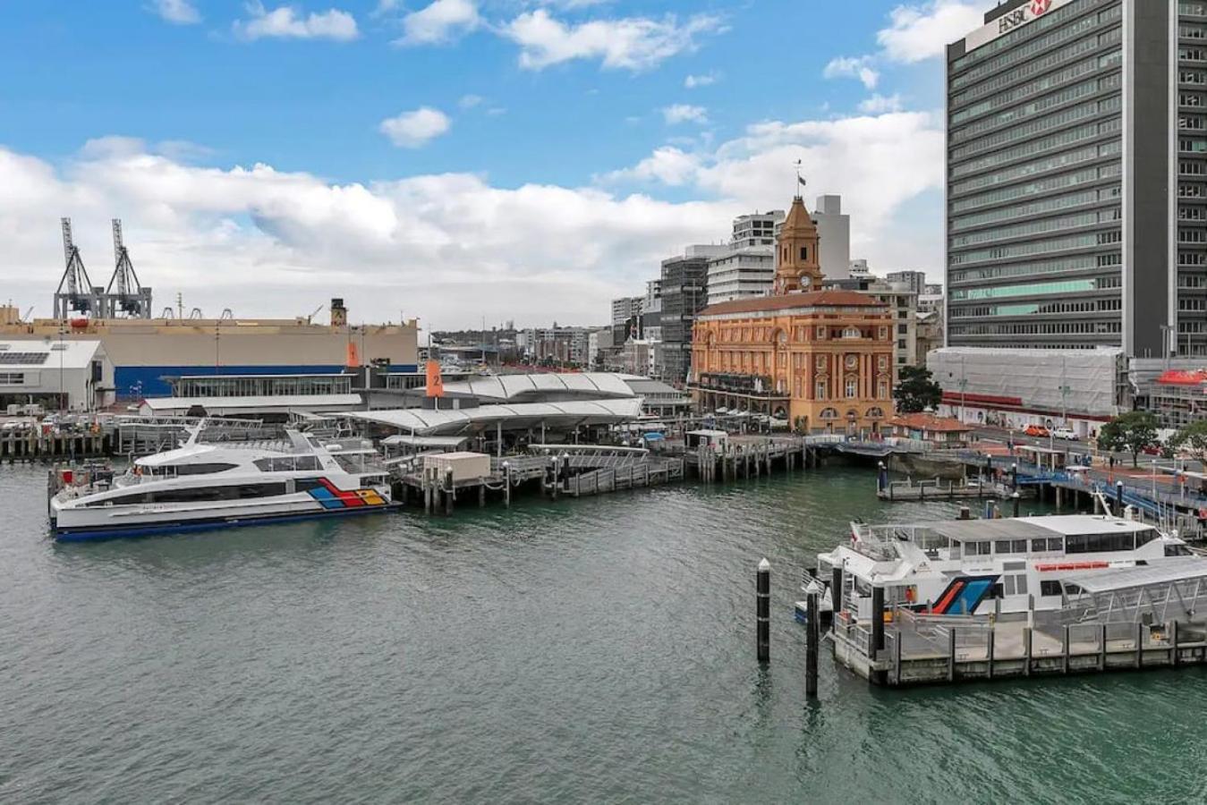 Deluxe Sea - Harbour Views - Princes Wharf Gem Apartment *