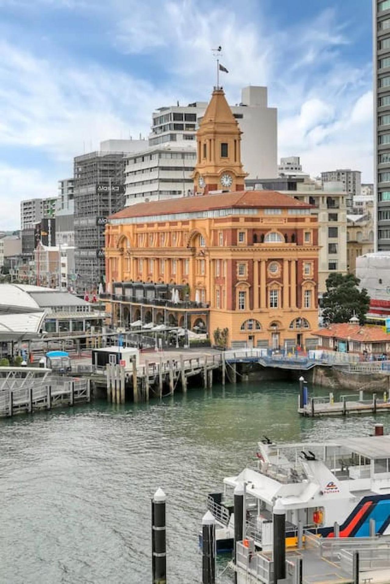 Deluxe Sea - Harbour Views - Princes Wharf Gem *