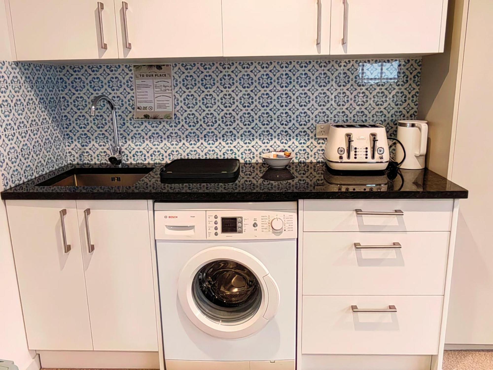Hot Deal! Sky Stars Spacious Walk To Close To Cbd Holiday home Auckland
