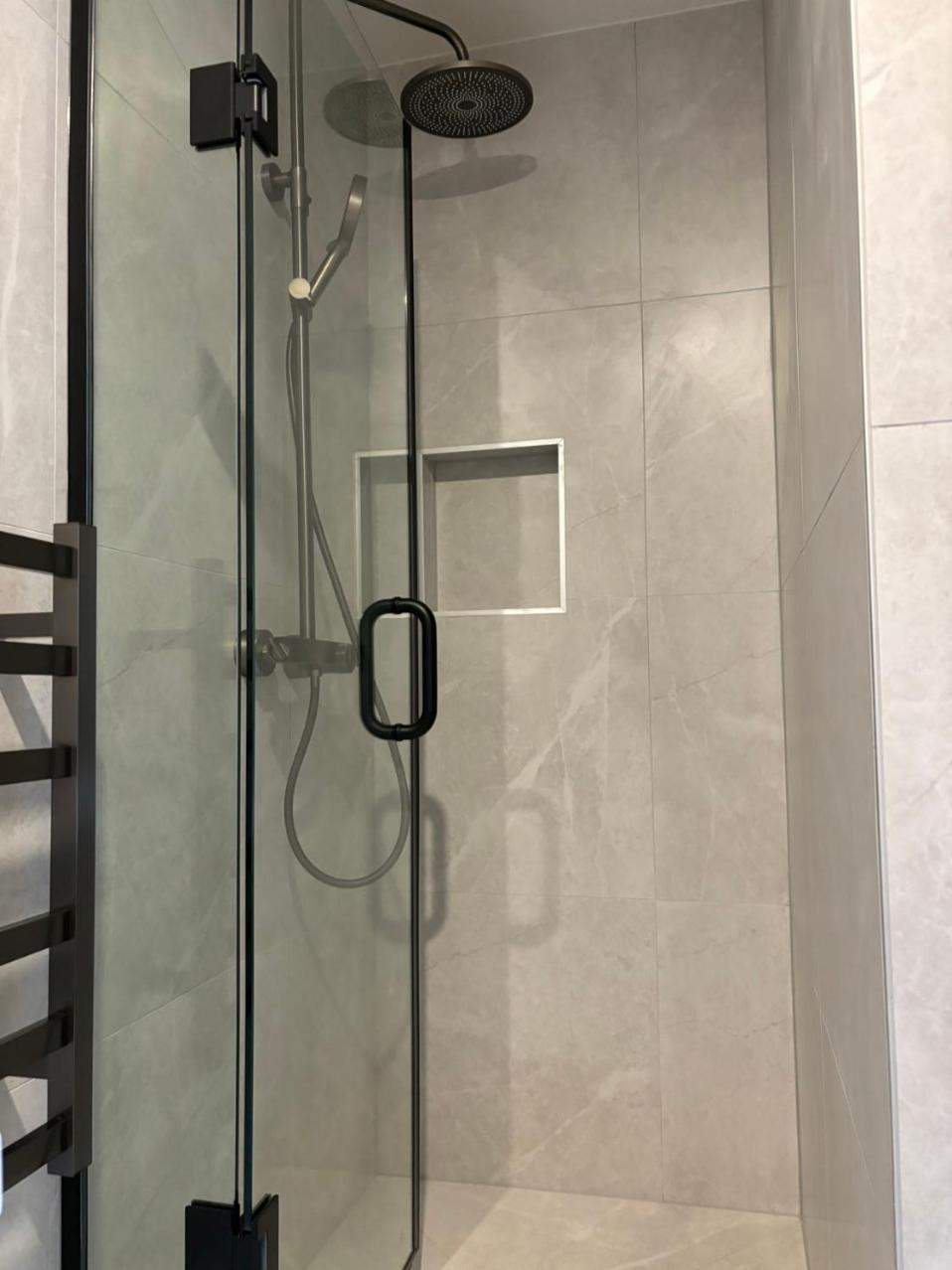 Epsom Tidy House Unit 3 *