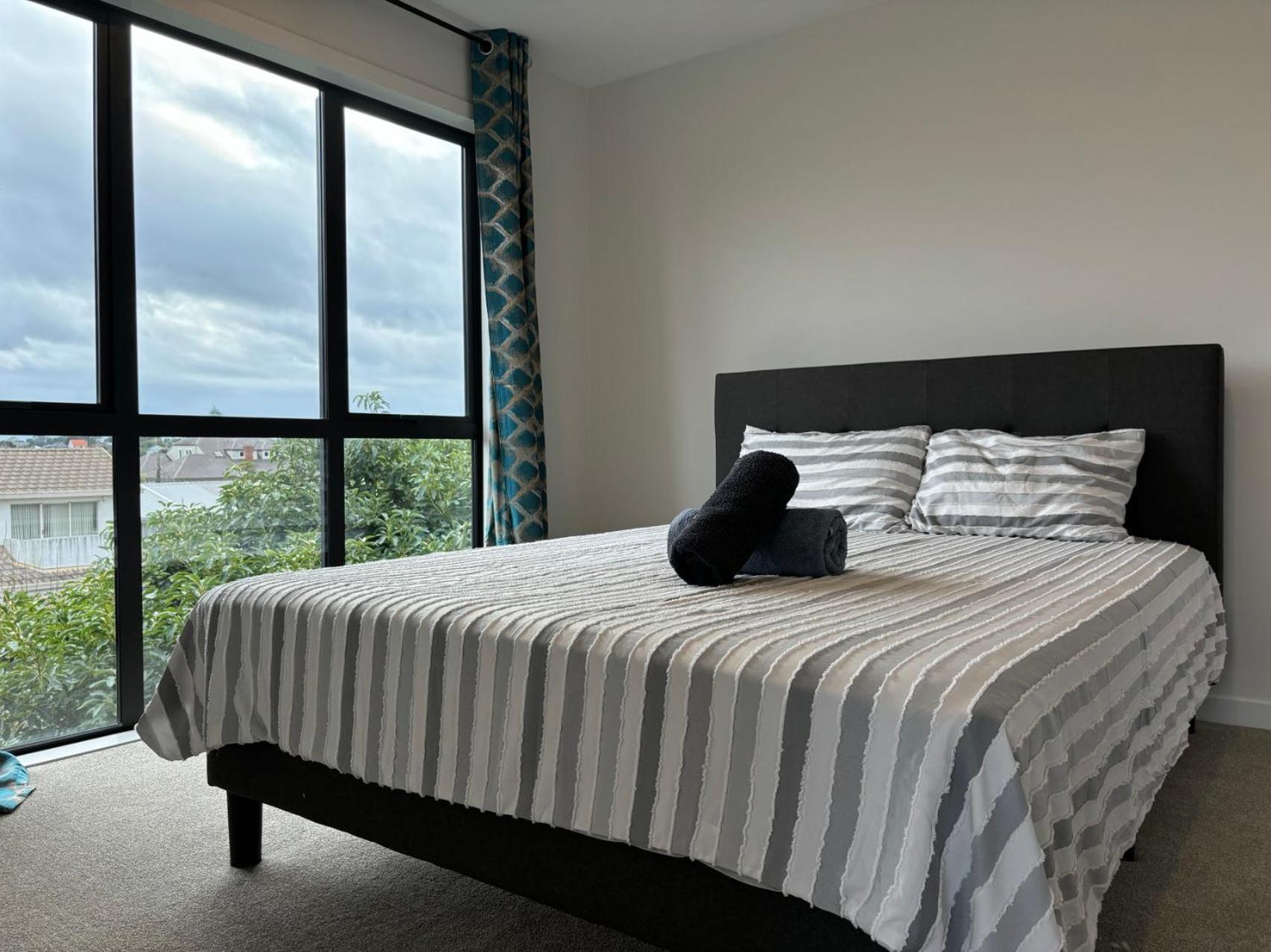 Epsom Tidy House Unit 3 *