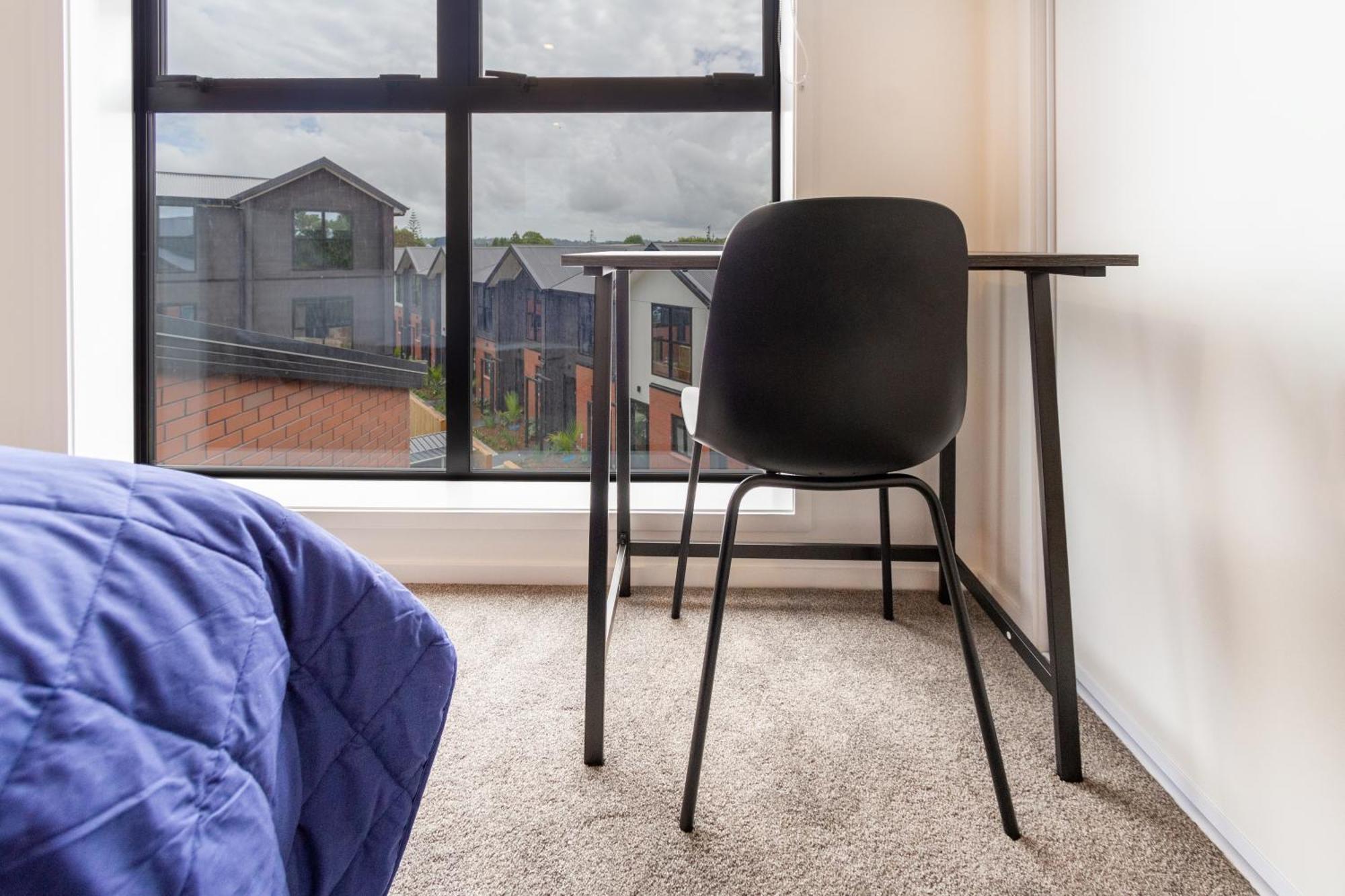 Modern Hideaway: 2-bed Townhouse Auckland