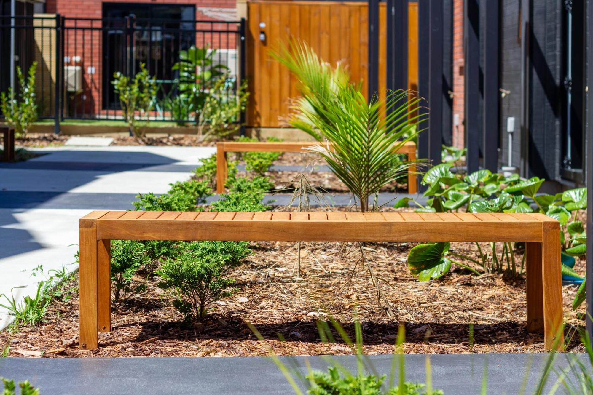 Modern Hideaway: 2-bed Townhouse Auckland