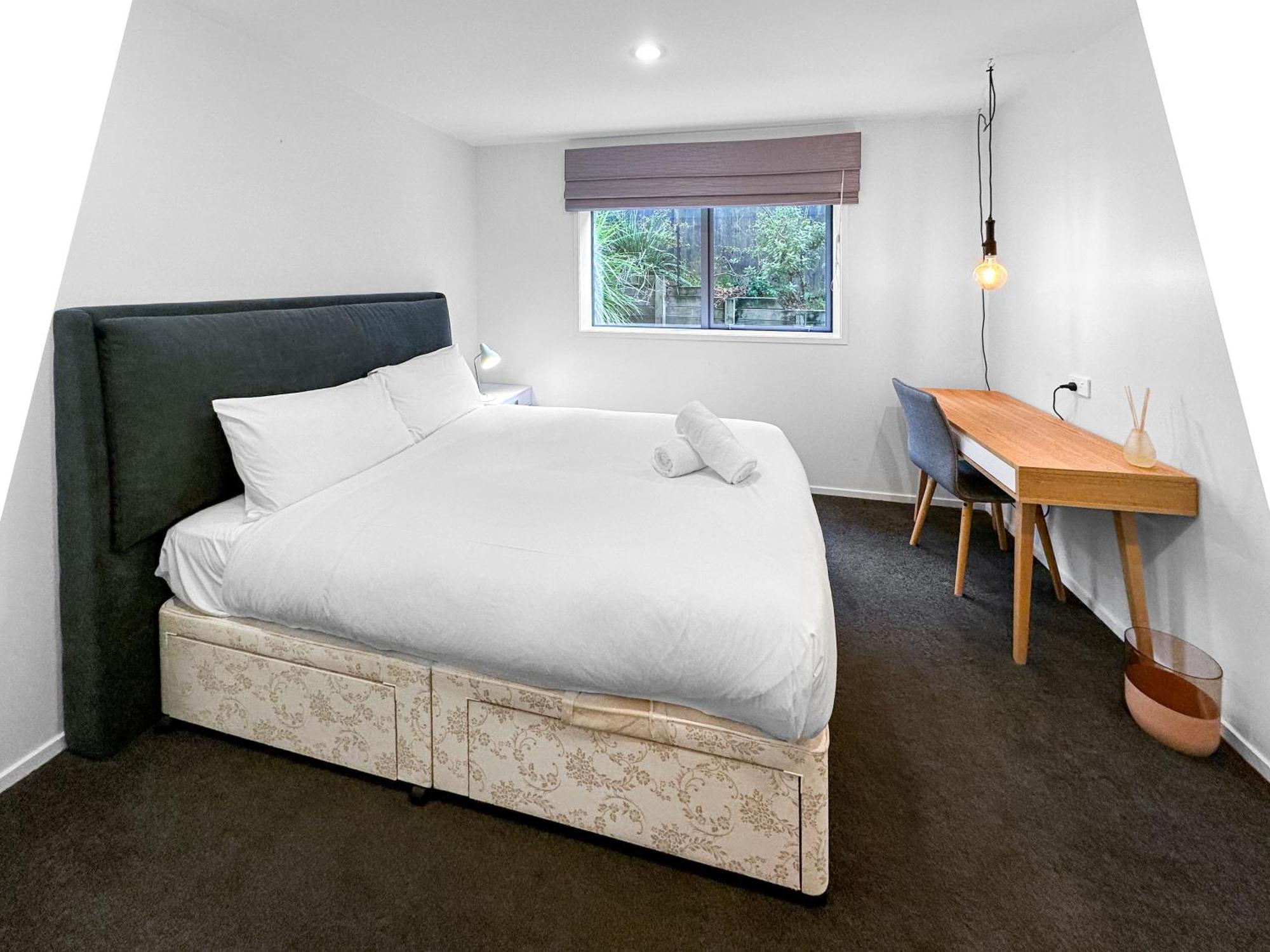 Murrays Gem L Modern 4bed Stunner L Sea View & Spa! * Auckland