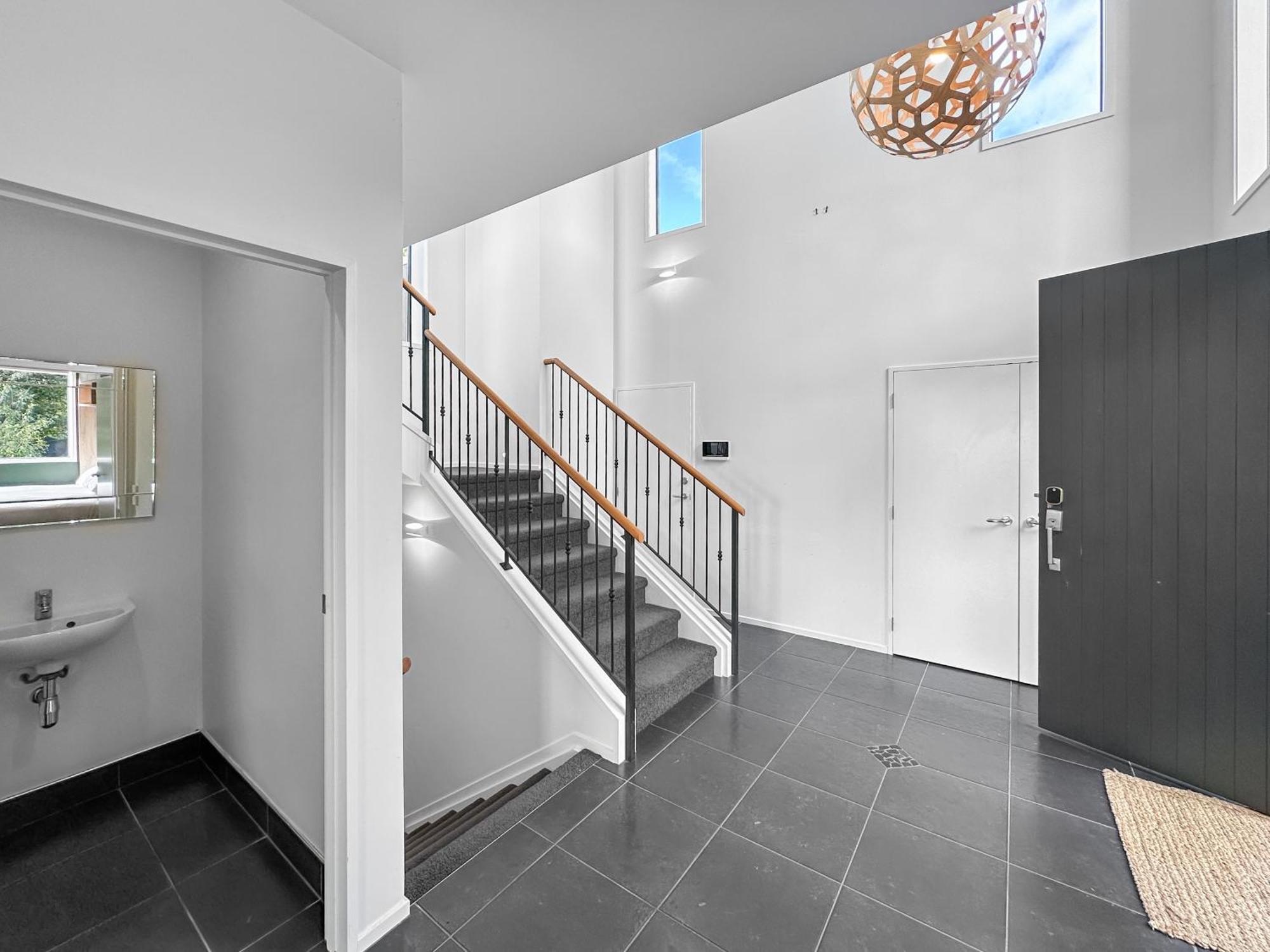 Villa Murrays Gem L Modern 4bed Stunner L Sea View & Spa! Auckland