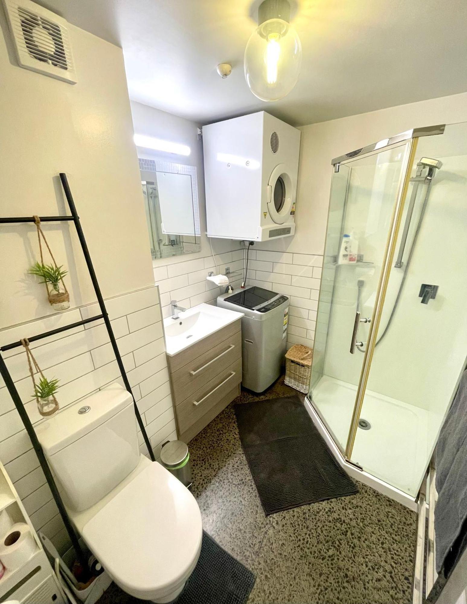 Beautiful 2 Bedrooms In Kingsland, Cbd Apartment
