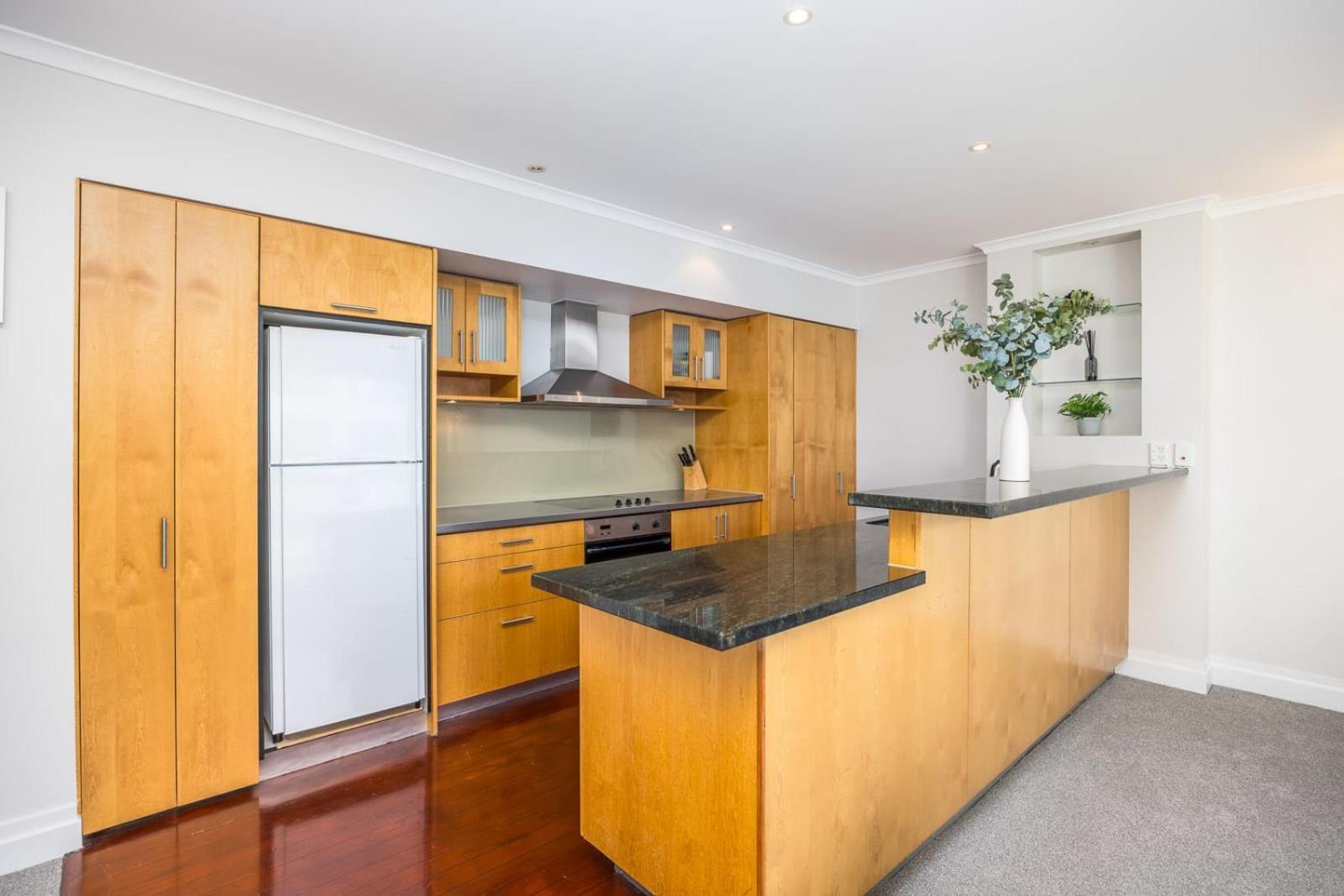 Apartment Beautiful Renovated 2 X Bdrm,perfect Location Auckland