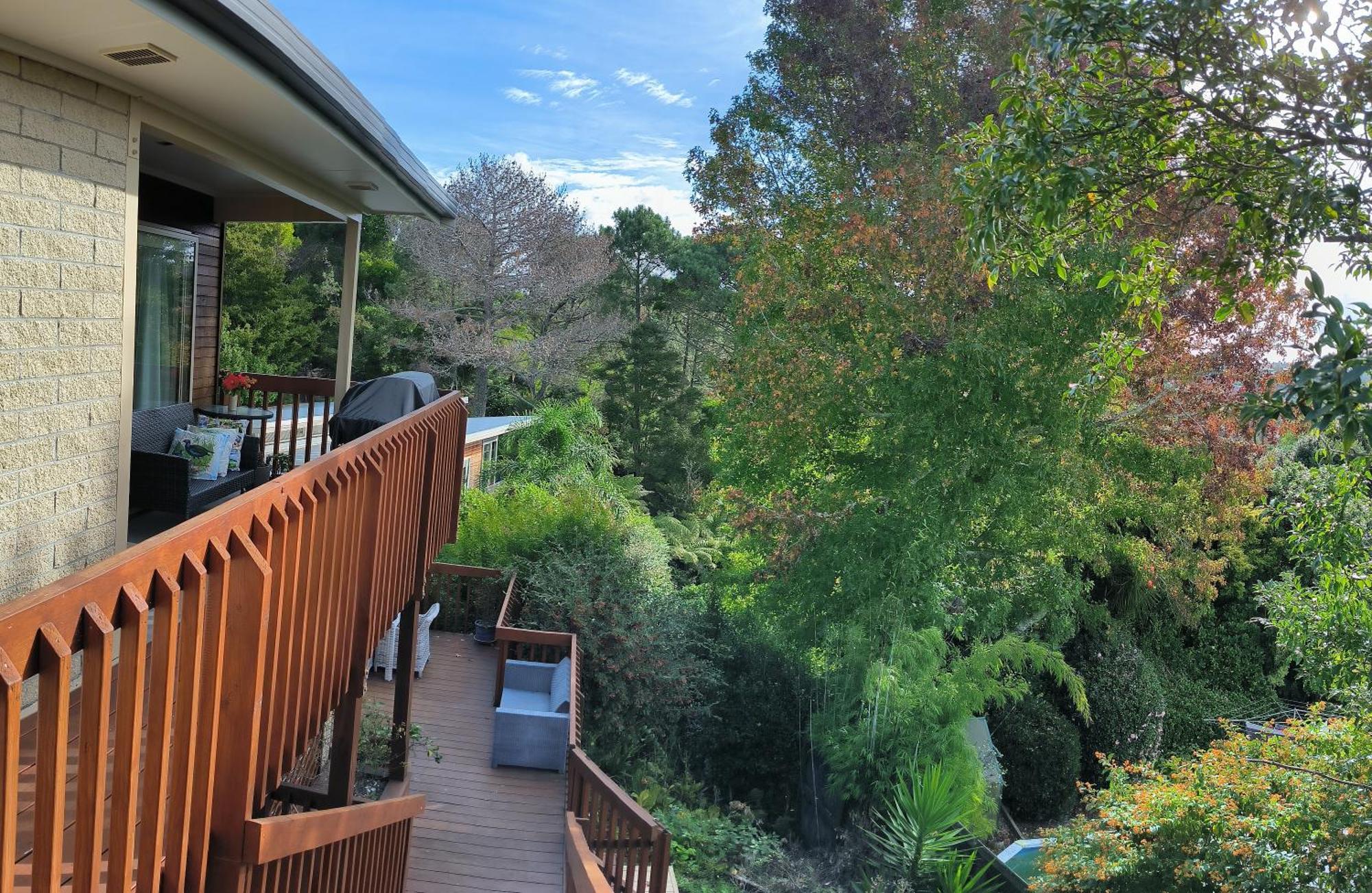 Birdsong Hideaway Two-bedroom In Browns Bay *