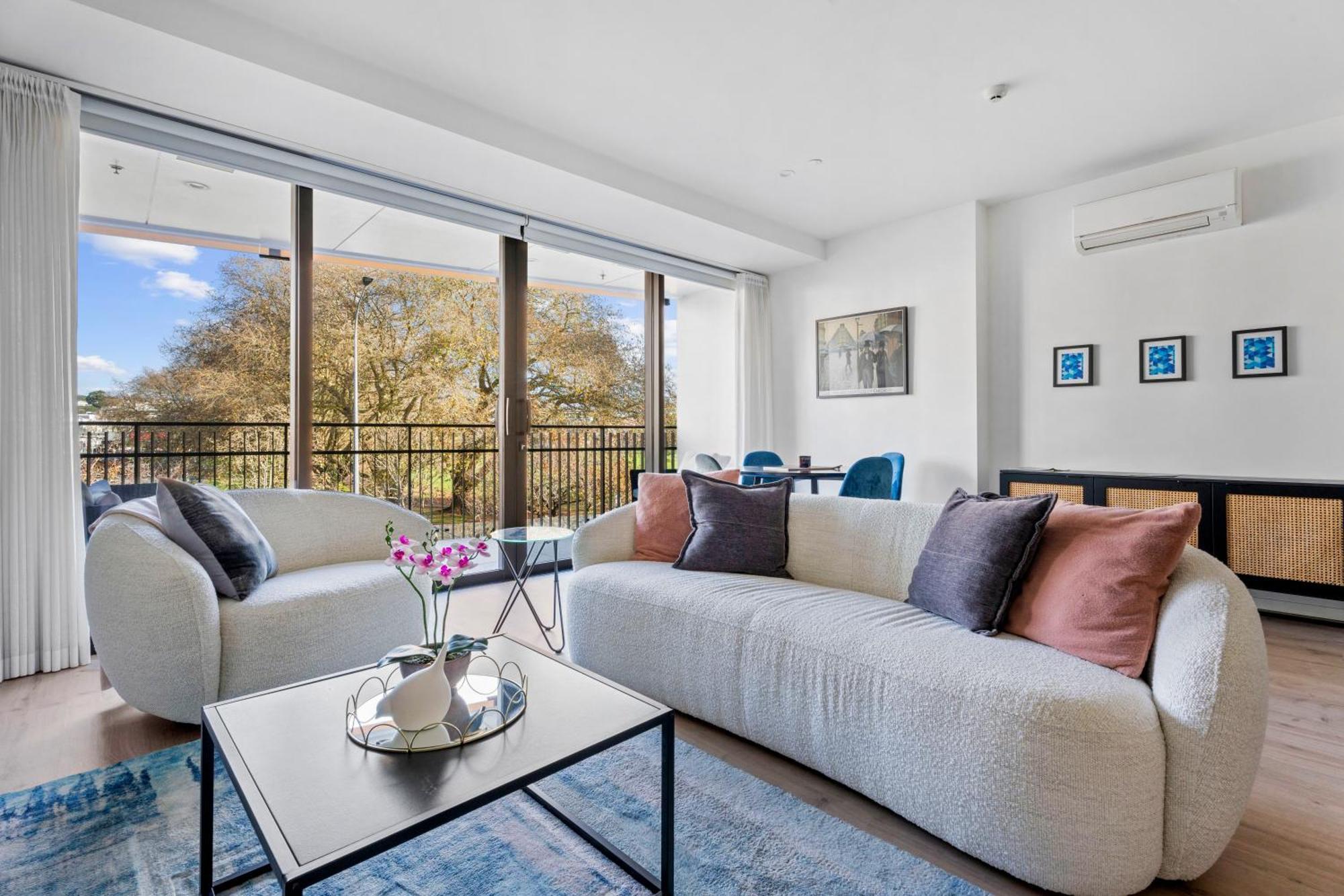 The Vulcan By Urban Rest Apartment