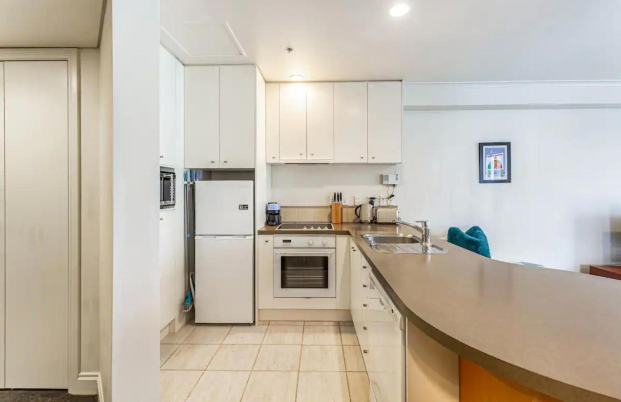 Serenity 1 Bedroom With Pool - Gym Apartment *