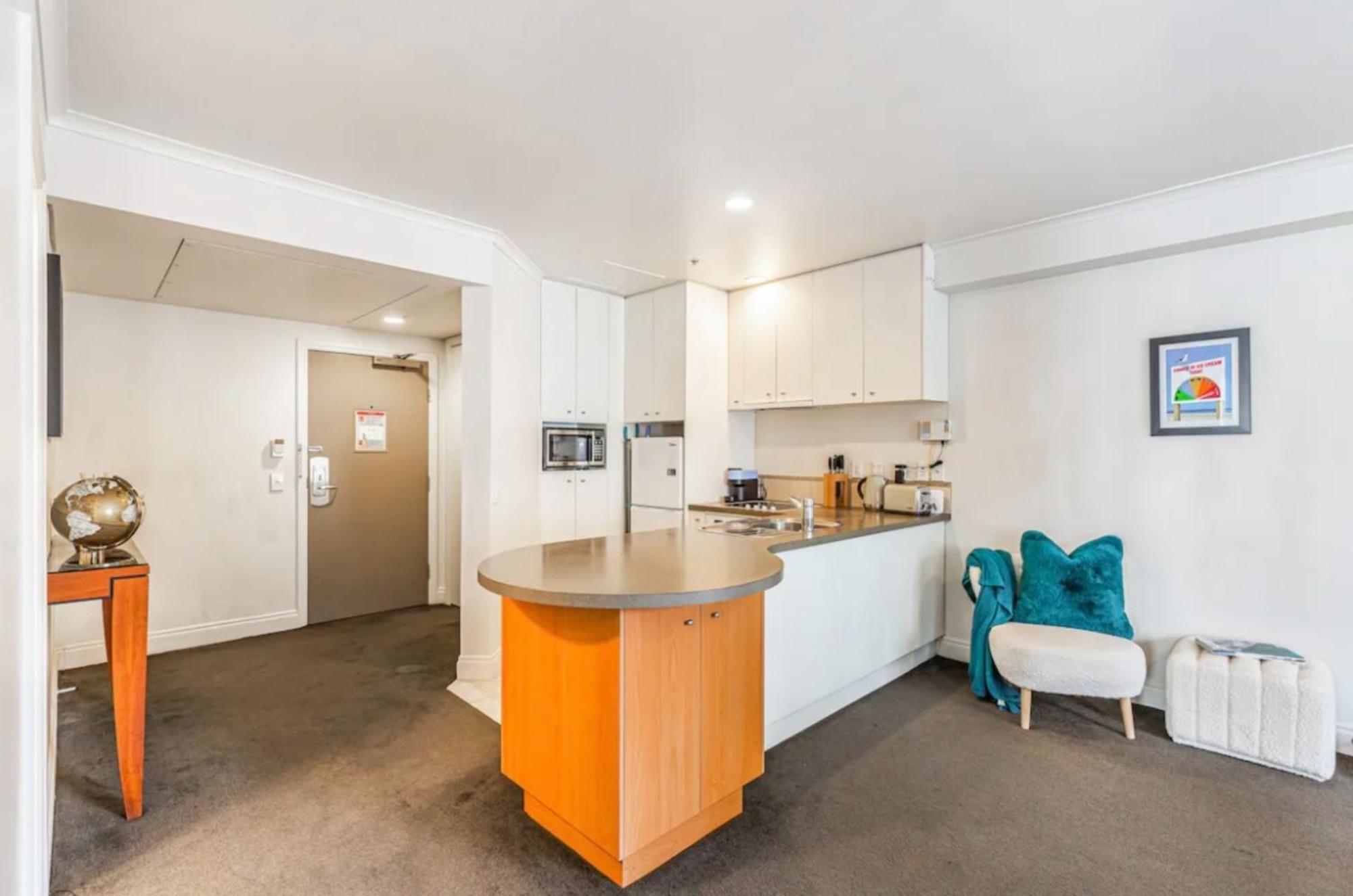 Serenity 1 Bedroom With Pool - Gym Apartment Auckland