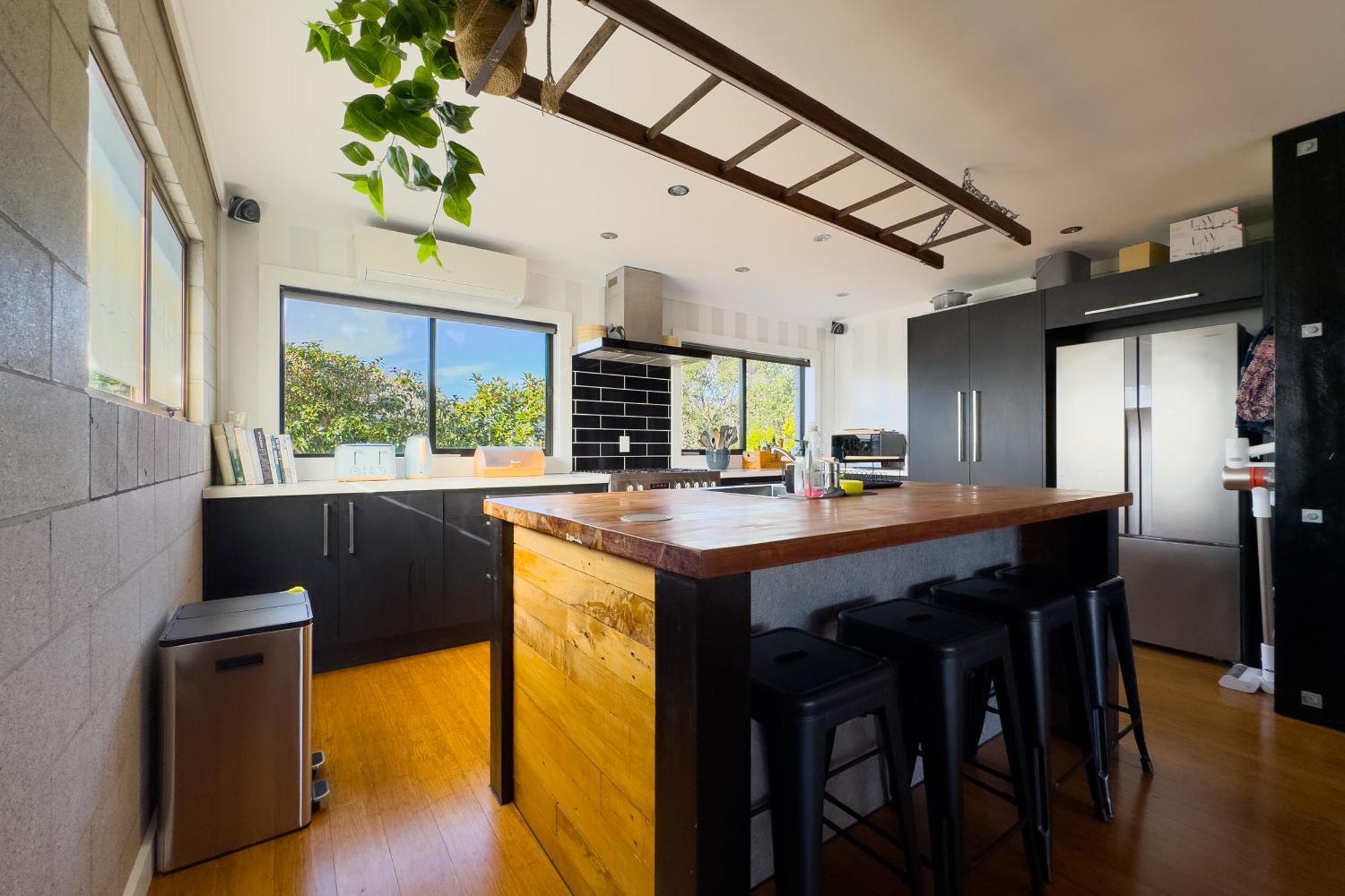 Elegant House Where Call It In Northcote Holiday home