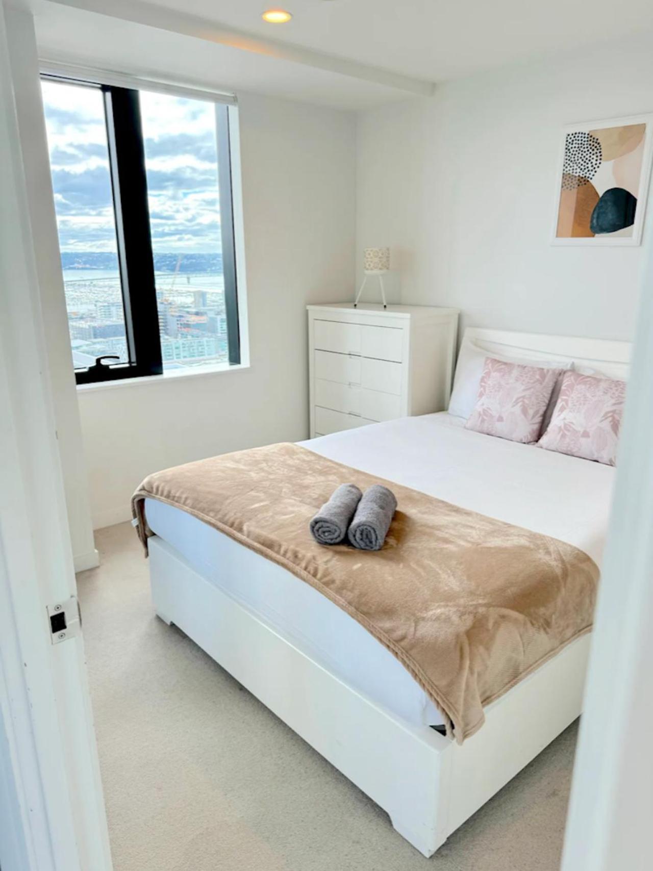 Apartment Skytower View And Seaview 2 Bedroom 2 Bathroom Auckland