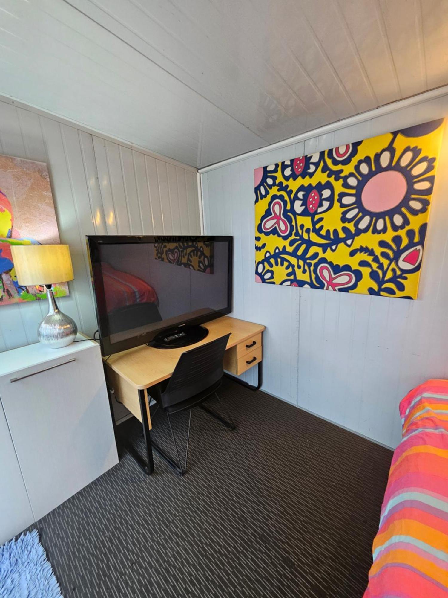 C2 Save Money Budget Affordable With Comfort! - Cabin2 Guest house *