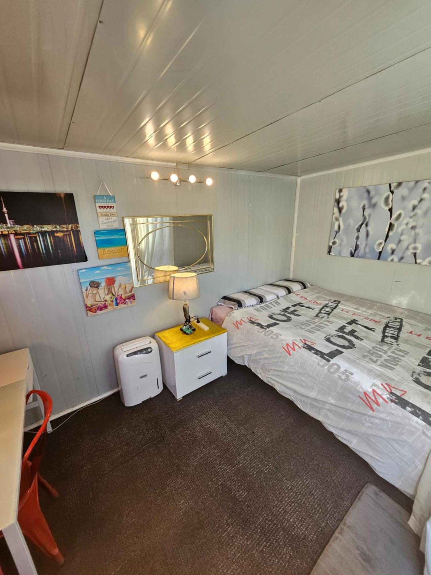 C3 Save Money Budget Affordable With Comfort! 3 Auckland