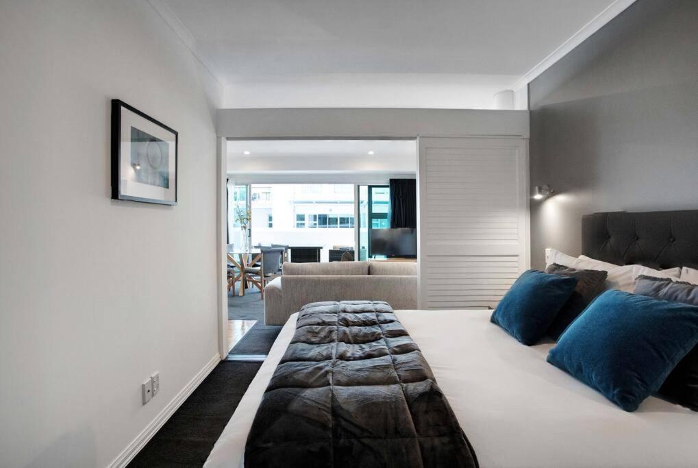 Princes Wharf 2br Luxury - Newly Renovated *