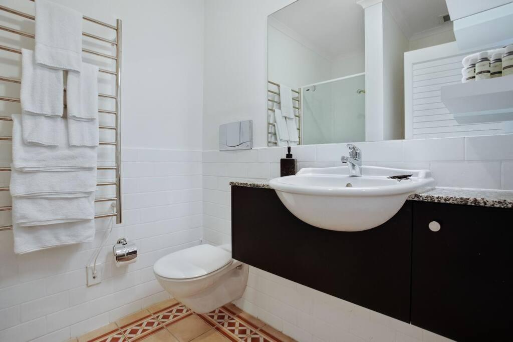 Princes Wharf 2br Luxury - Newly Renovated Apartment *