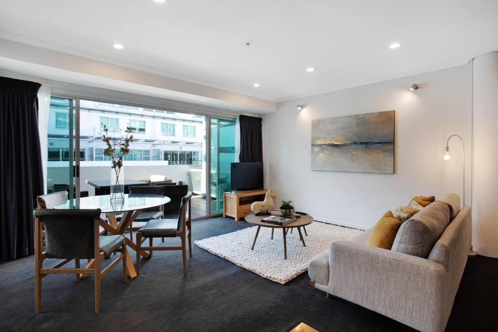 Princes Wharf 2br Luxury - Newly Renovated Apartment