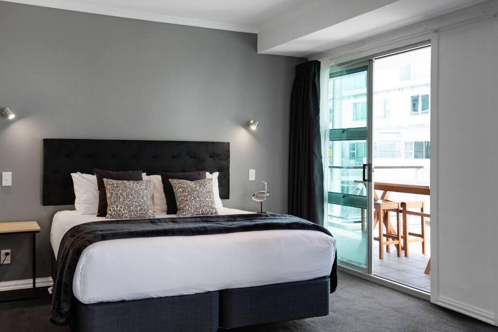 Princes Wharf 2br Luxury - Newly Renovated Apartment *