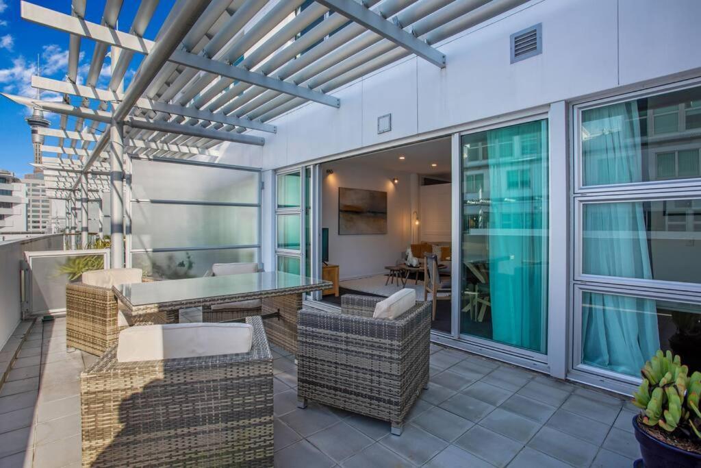Princes Wharf 2br Luxury - Newly Renovated Apartment