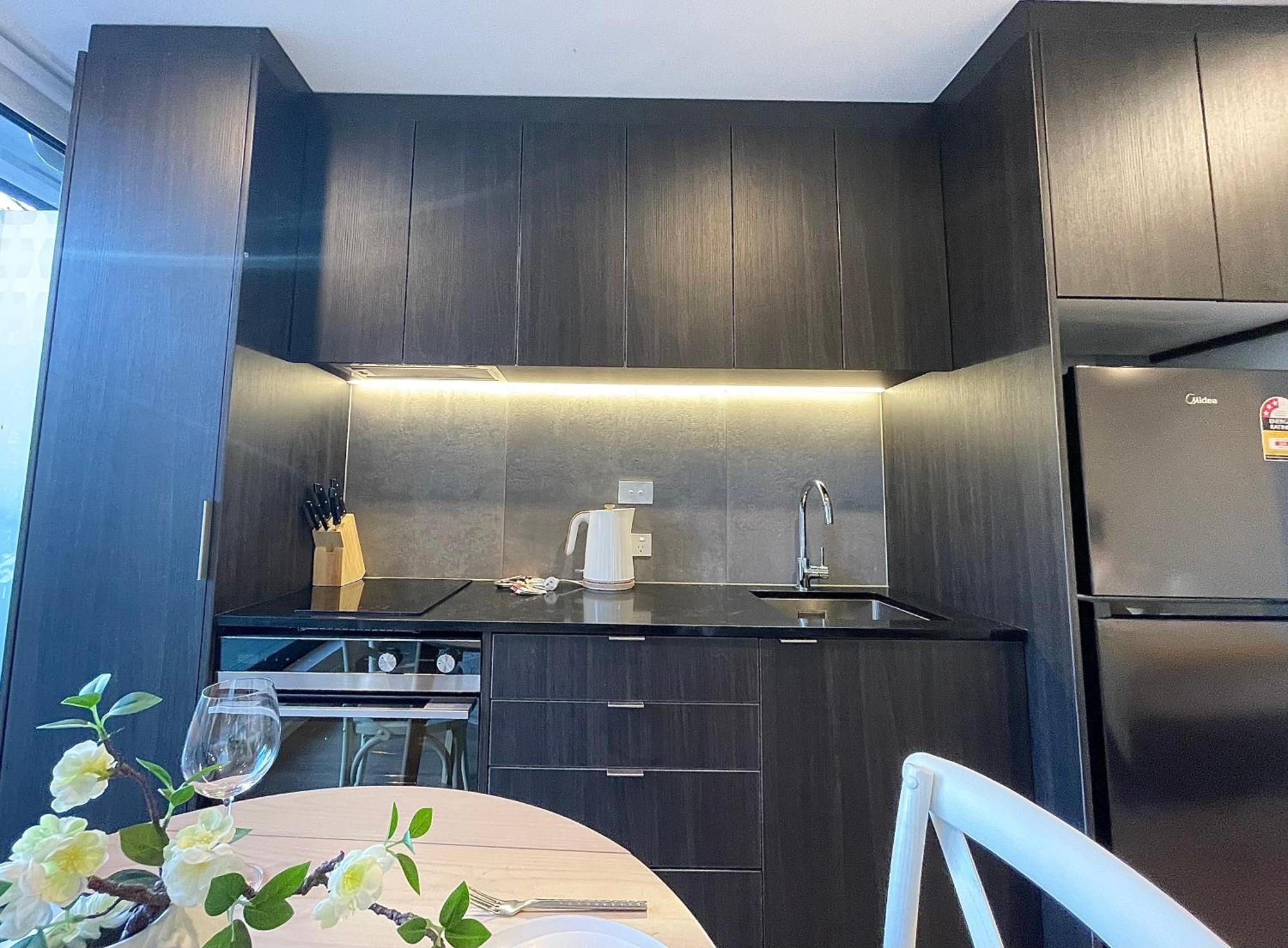 Beautiful Stylish Cbd Apartment Auckland