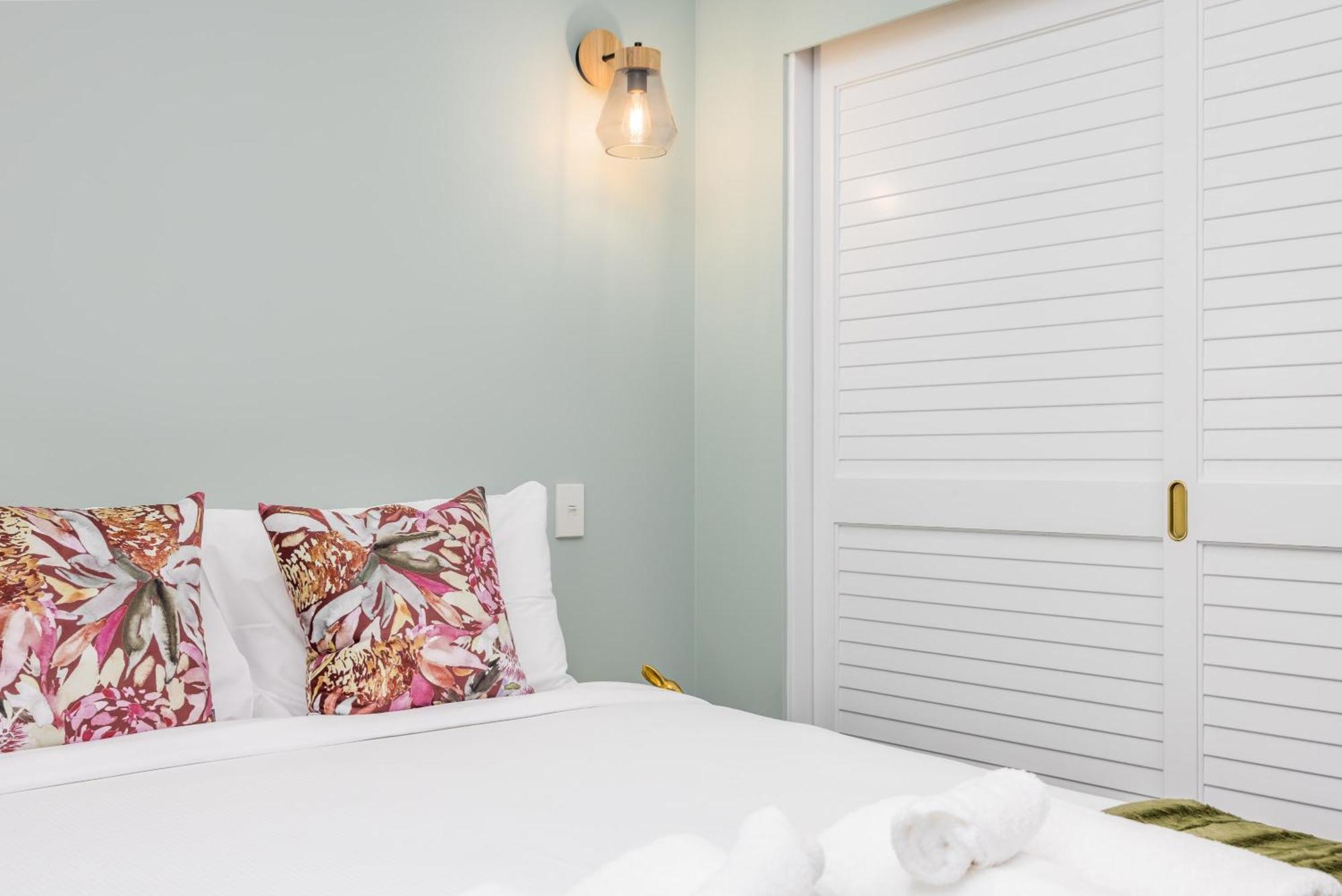 Fabulous Renovated Pw Apartment *