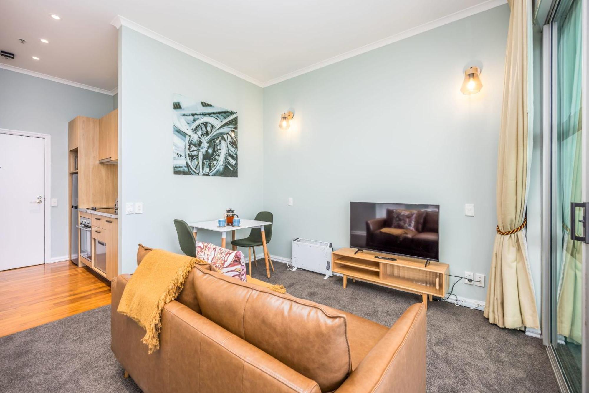 Fabulous Renovated Pw Apartment