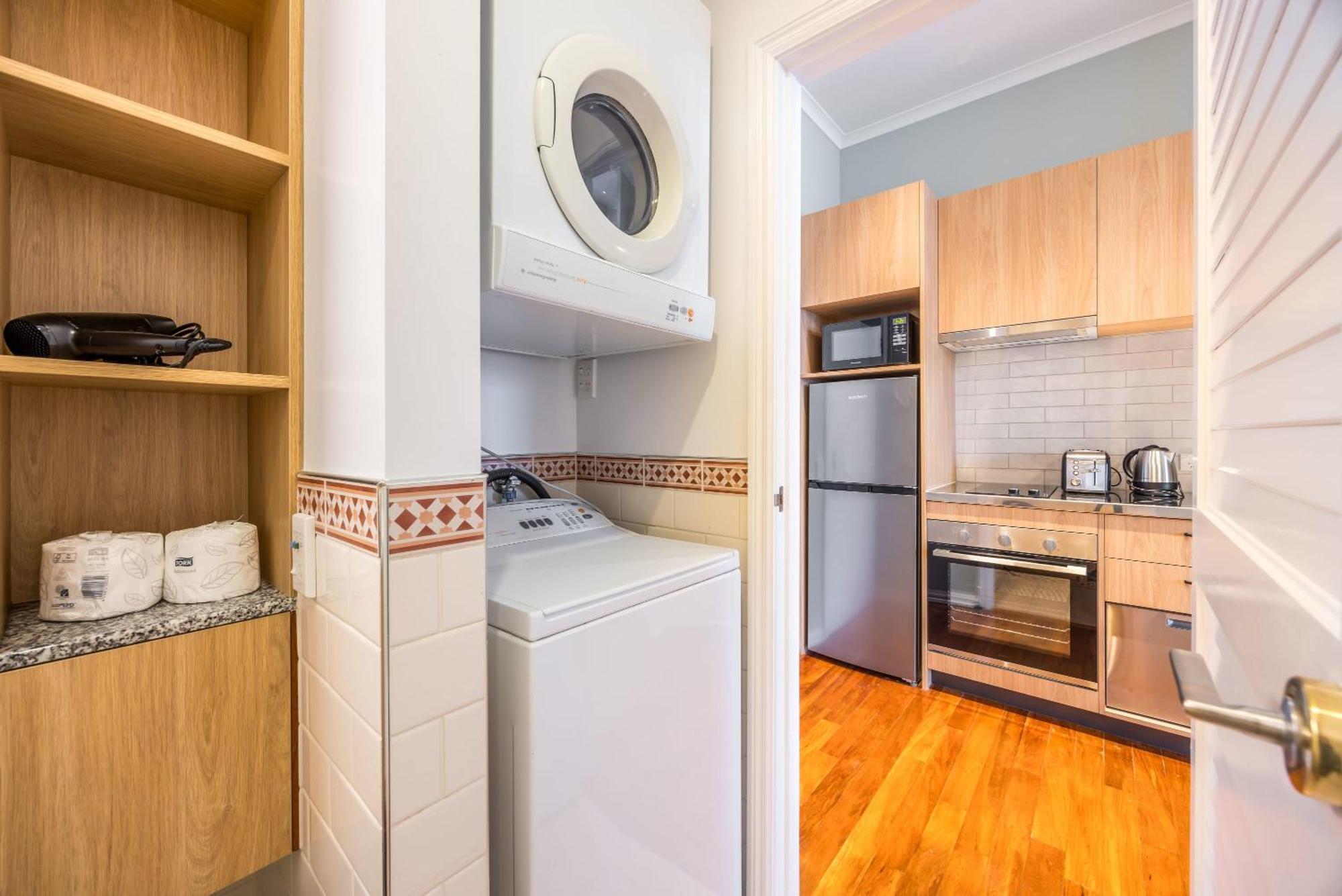 Fabulous Renovated Pw Apartment *