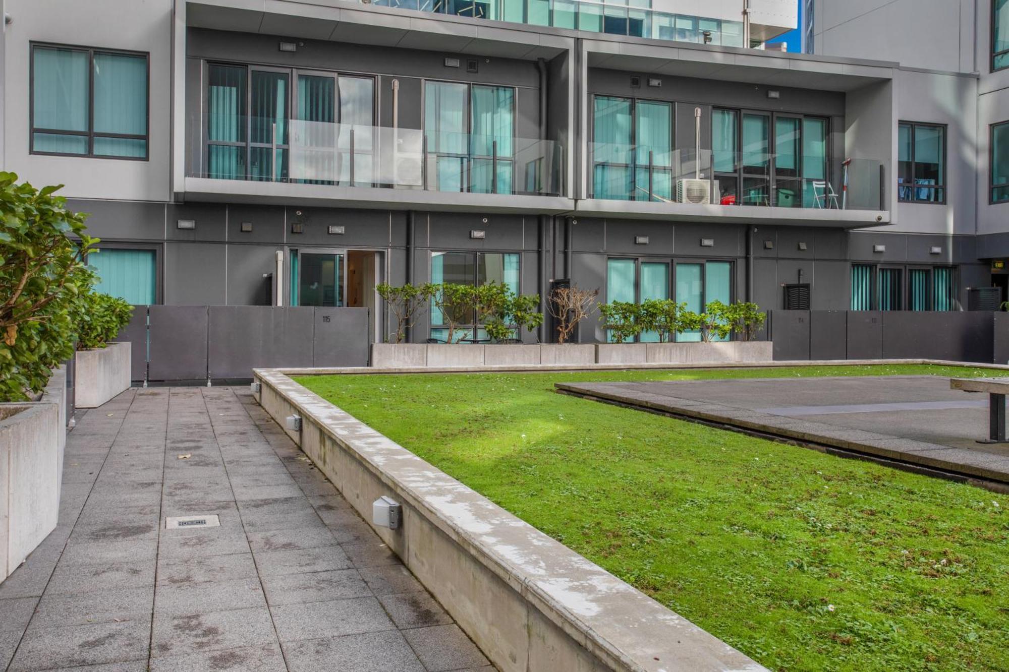 Quayside Quarters Close To Spark Arena * Auckland