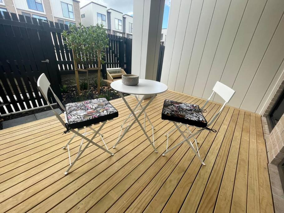 Holiday home Airport Oasis Townhouse