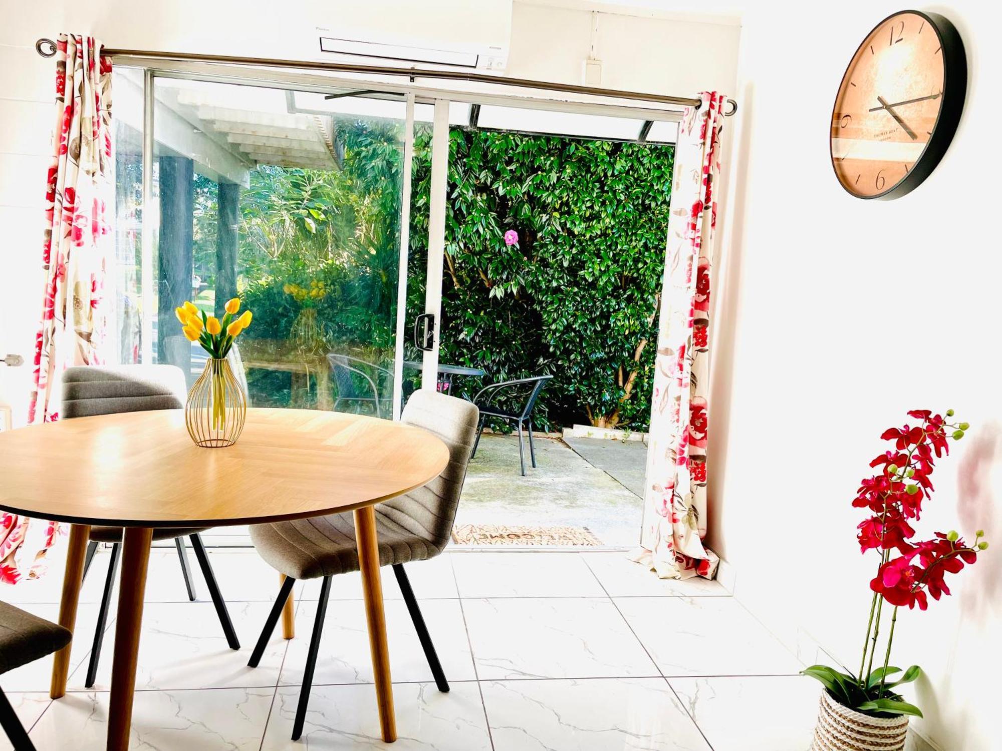 Apartment Ball Place Residence-enjoy The Entire Downstairs Auckland