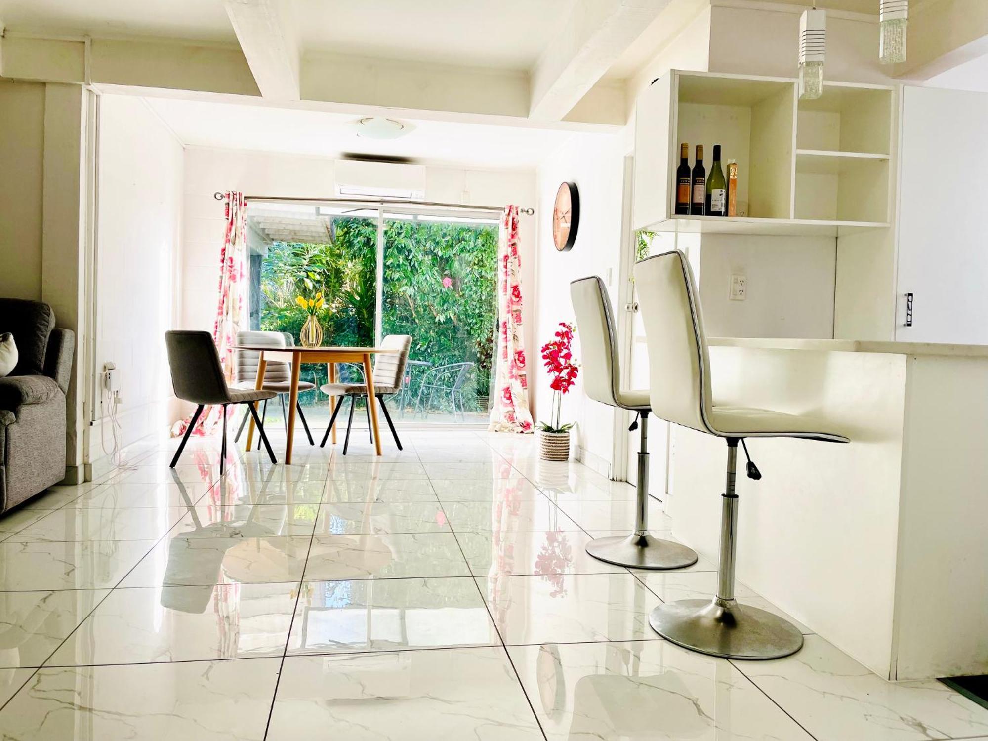 Ball Place Residence-enjoy The Entire Downstairs Apartment