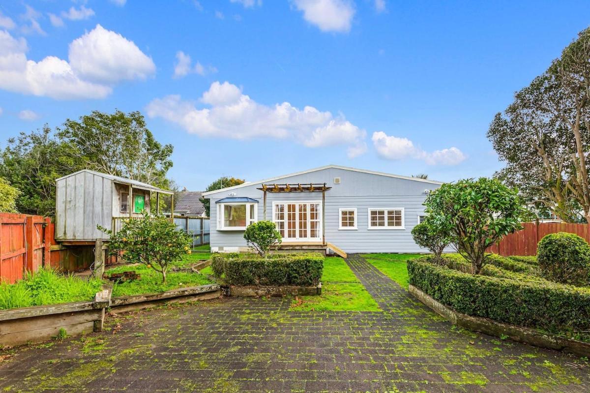 Stunning 7-bedroom Haven Retreat * Auckland