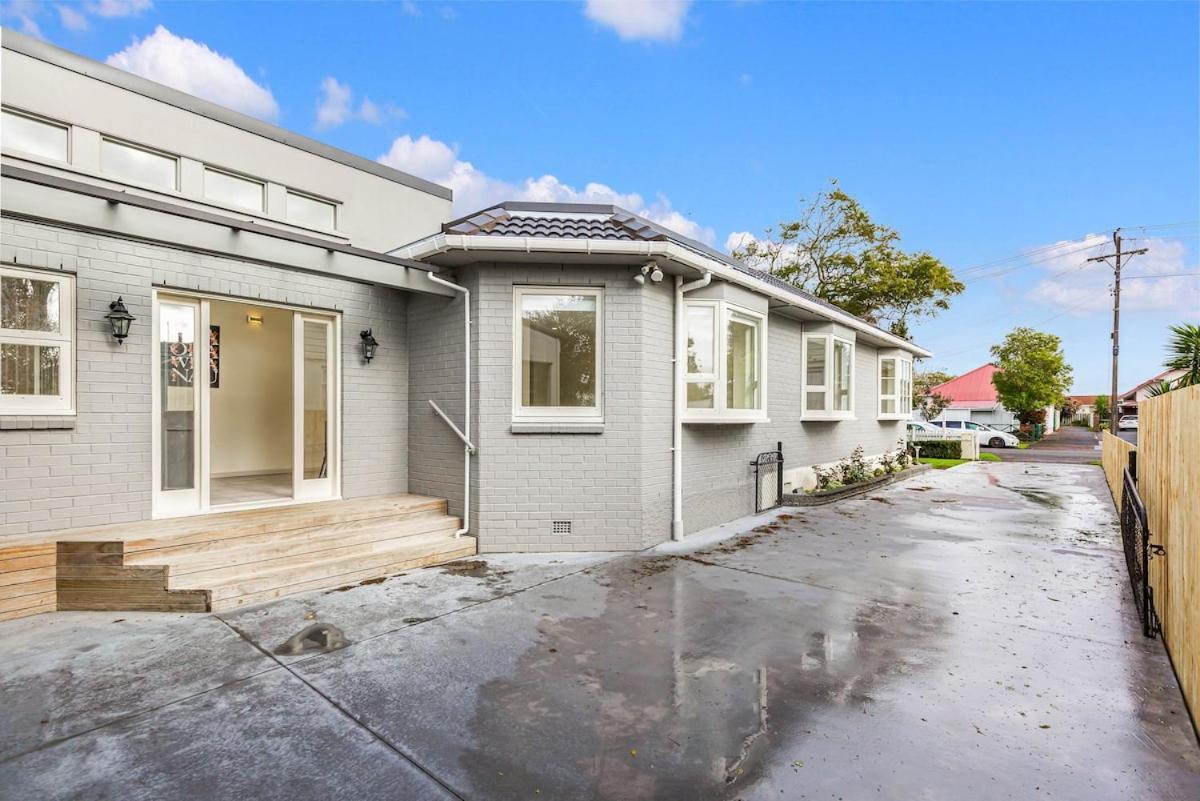 Stunning 7-bedroom Haven Retreat Auckland