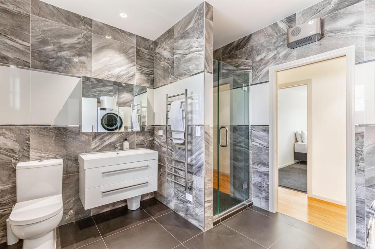 Stunning 7-bedroom Haven Retreat * Auckland