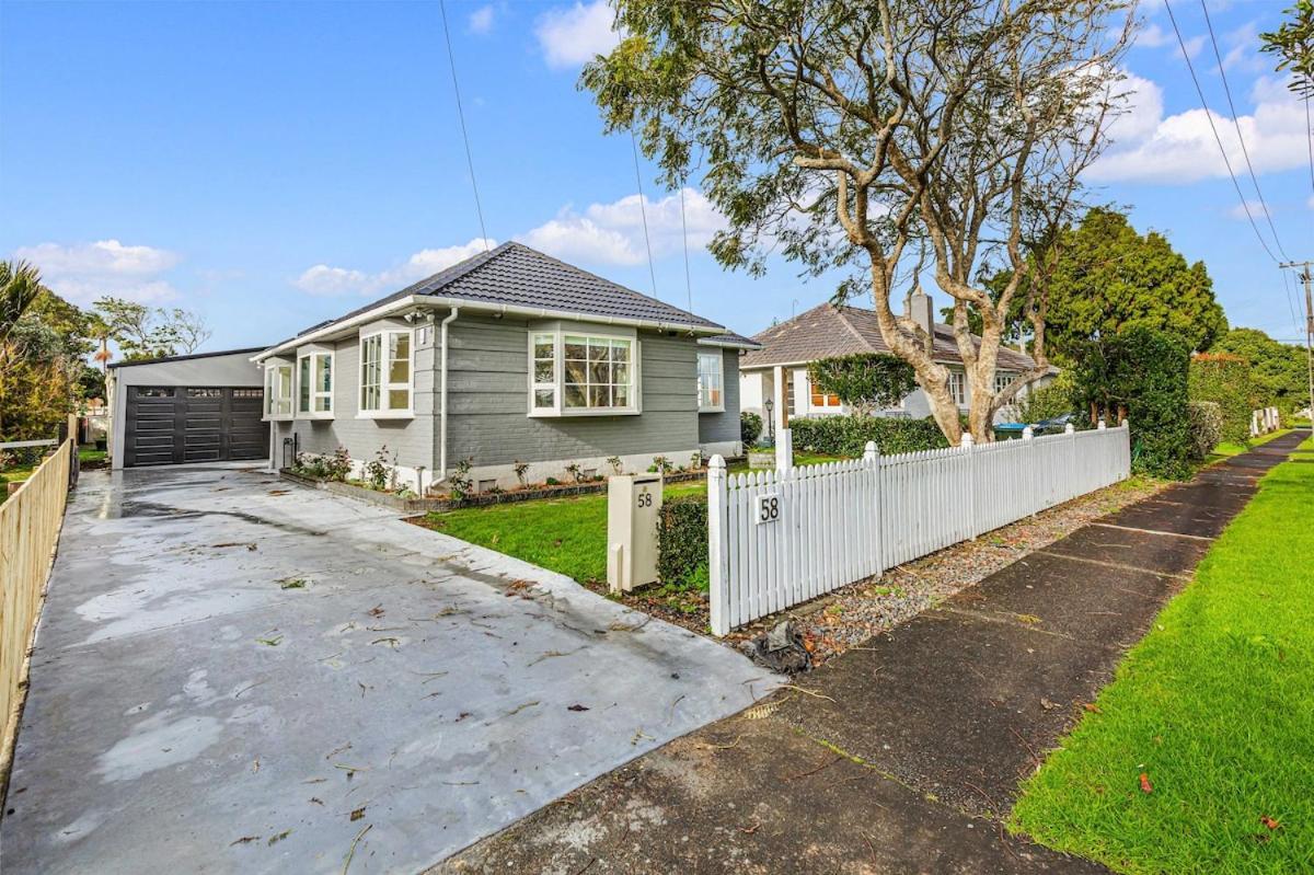 Stunning 7-bedroom Haven Retreat * Auckland