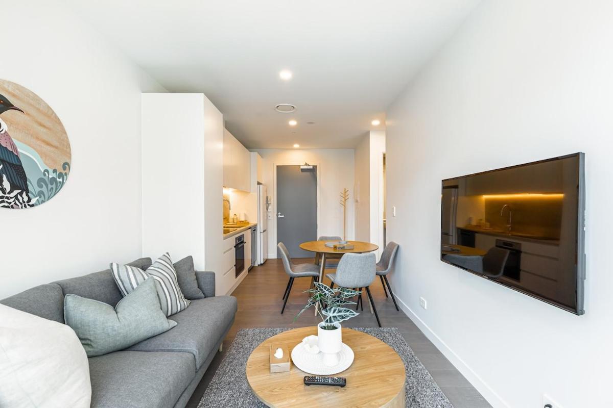 Chic 1br With Pool And Gym Perks Apartment *