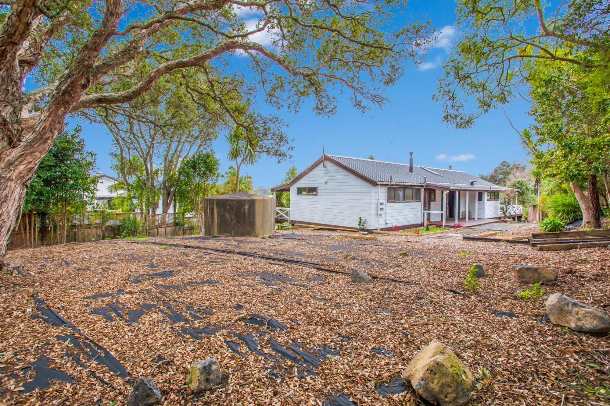 Greenhithe Hidden Gem With Sea Views And Air-con *