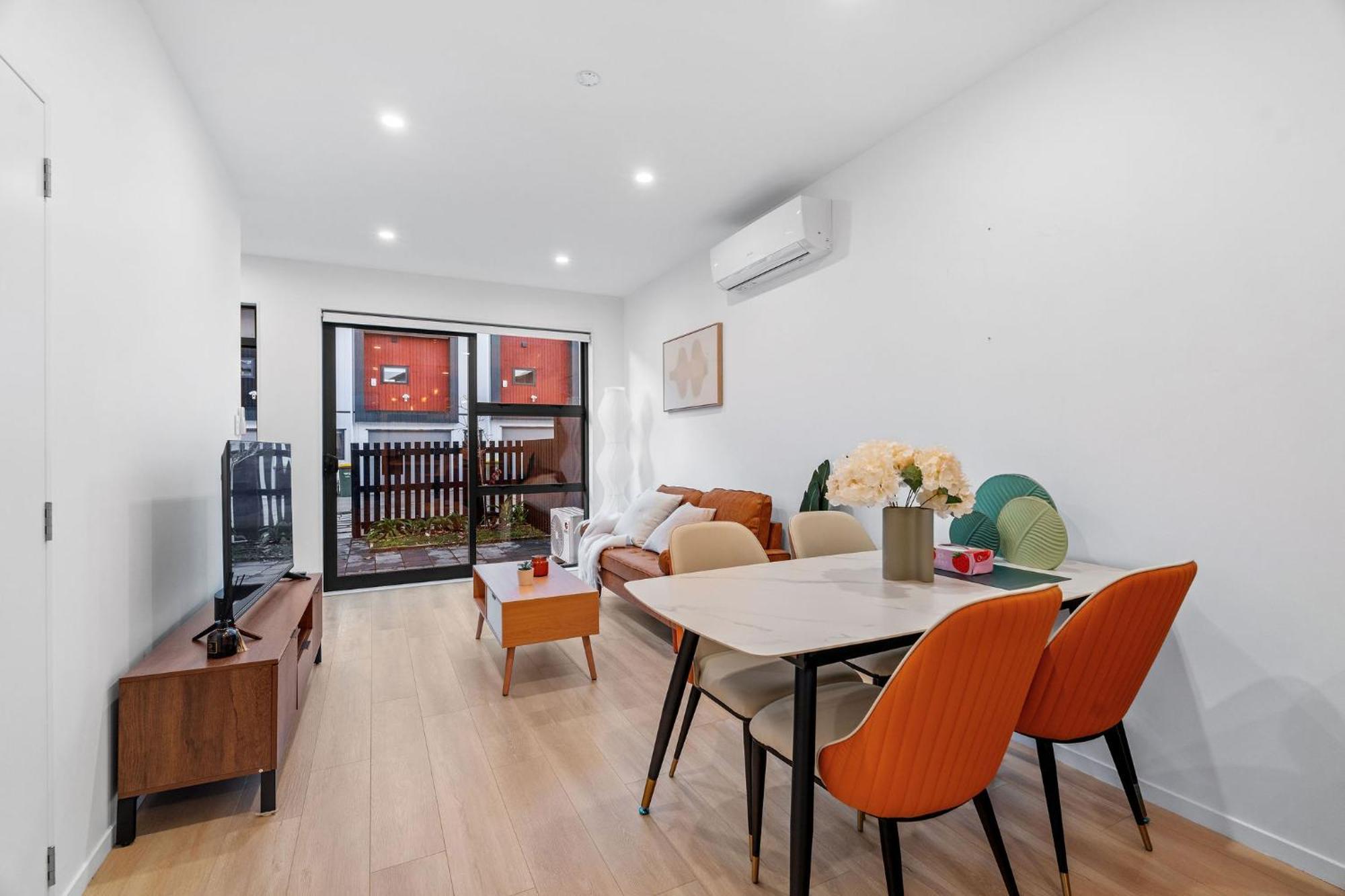 Charming Urban Townhouse Getaway Holiday home *