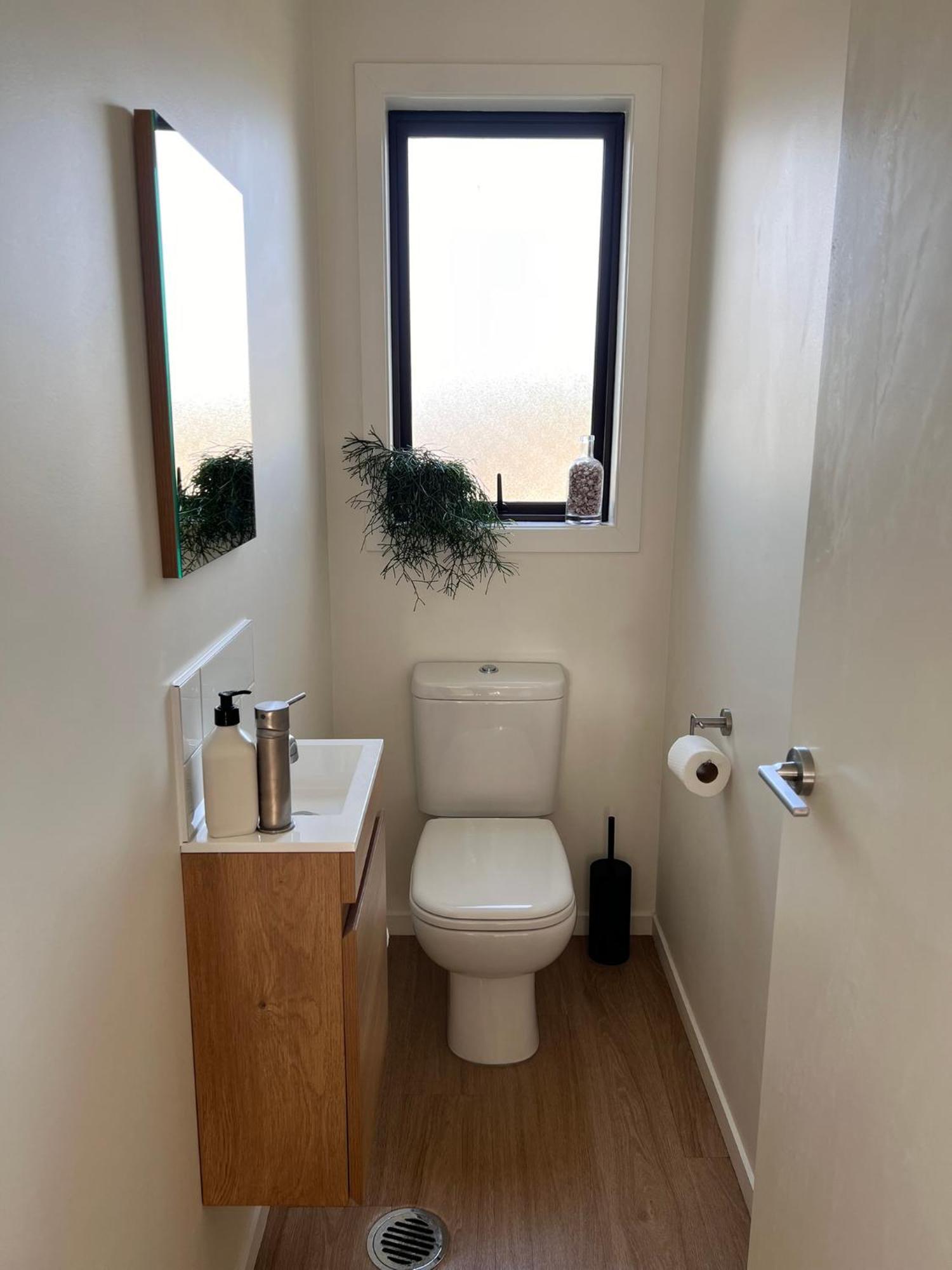 Modern Mangere Town House Holiday home